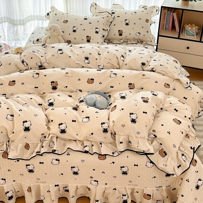 91家纺网 家纺一手货源 找家纺 牵依 2026春夏新款A类云感花边款双层纱床盖四件套 奥利奥小猫