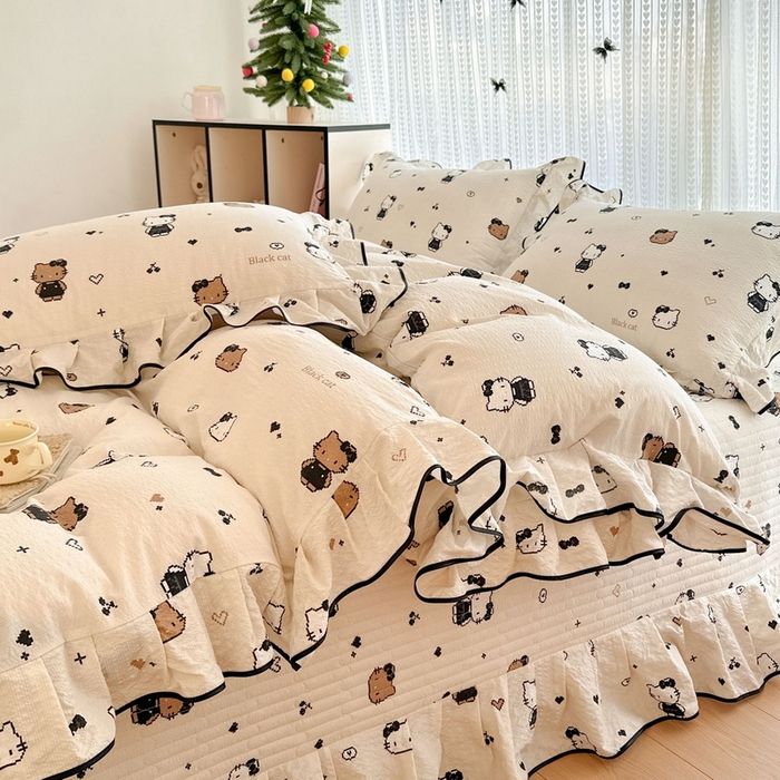 91家纺网 家纺一手货源 找家纺 牵依 2026春夏新款A类云感花边款双层纱床盖四件套 奥利奥小猫
