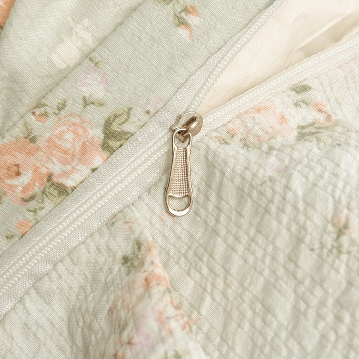 91家纺网 家纺一手货源 找家纺 牵依 2026春夏新款A类云感花边款双层纱床盖四件套 繁花似梦