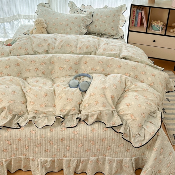 91家纺网 家纺一手货源 找家纺 牵依 2026春夏新款A类云感花边款双层纱床盖四件套 繁花似梦