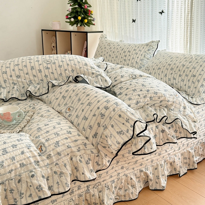 91家纺网 家纺一手货源 找家纺 牵依 2026春夏新款A类云感花边款双层纱床盖四件套 浅兰花织