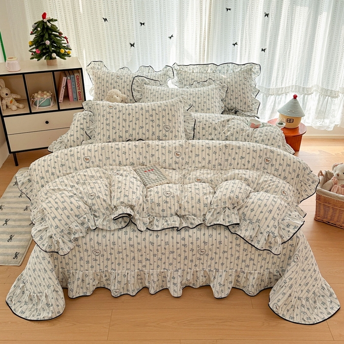 91家纺网 家纺一手货源 找家纺 牵依 2026春夏新款A类云感花边款双层纱床盖四件套 浅兰花织