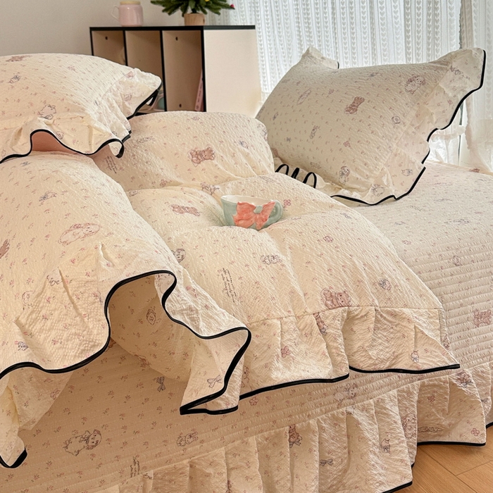 91家纺网 家纺一手货源 找家纺 牵依 2026春夏新款A类云感花边款双层纱床盖四件套 悦悦小兔
