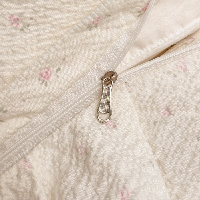 91家纺网 家纺一手货源 找家纺 牵依 2026春夏新款A类云感花边款双层纱床盖四件套 悦悦小兔