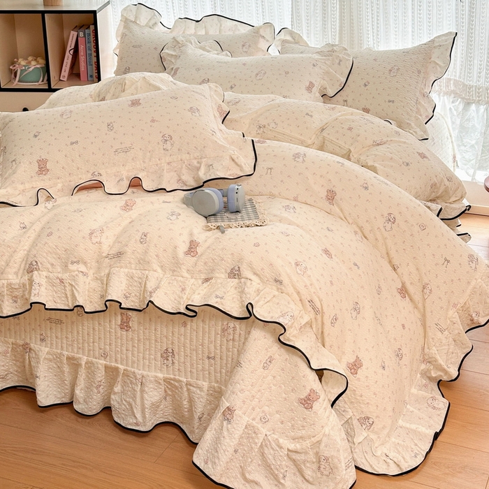 91家纺网 家纺一手货源 找家纺 牵依 2026春夏新款A类云感花边款双层纱床盖四件套 悦悦小兔