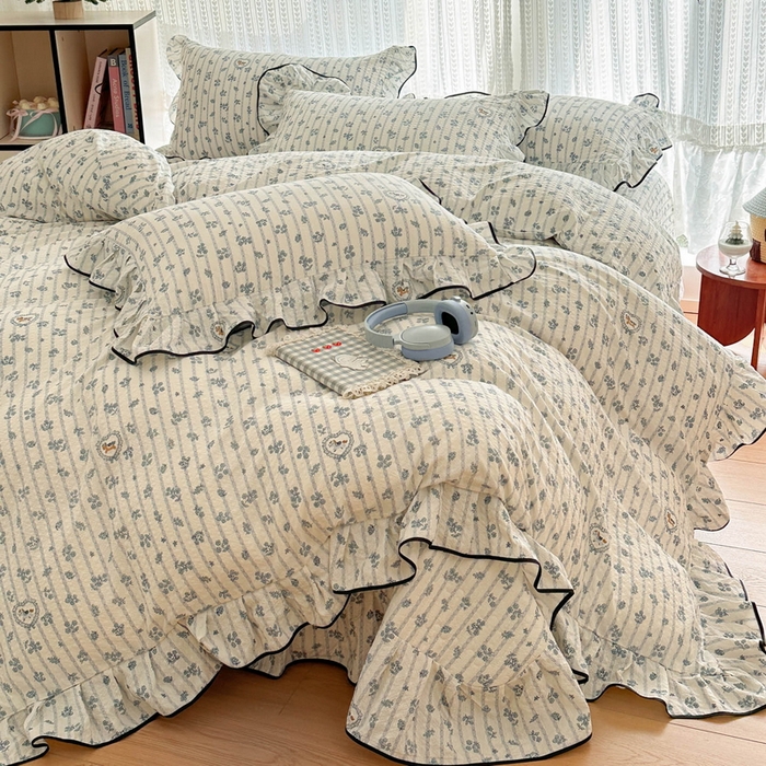 91家纺网 家纺一手货源 找家纺 牵依 2026春夏新款A类云感花边款双层纱床盖四件套 浅兰花织