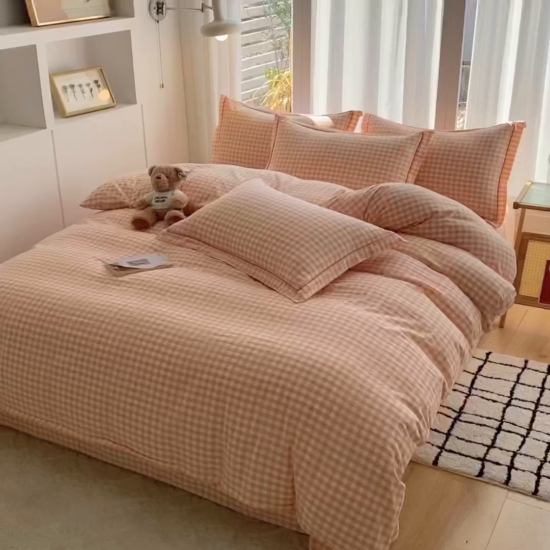 91家纺网 家纺一手货源 找家纺 钰锦珀家纺 2025新款简约全棉色织水洗棉四件套 桔粉小格