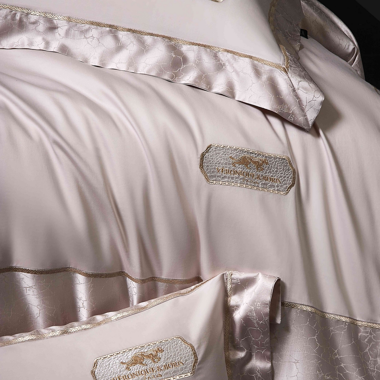 91家纺网 家纺一手货源 找家纺 （总）馨蕊家居 2026春夏新品100S高精密刺绣四件套-简序系列