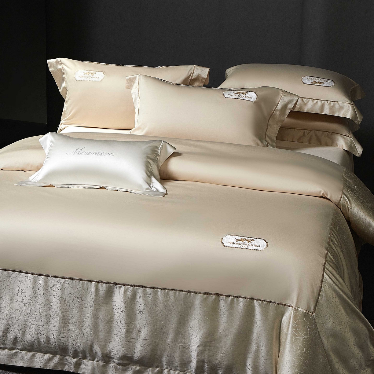 91家纺网 家纺一手货源 找家纺 馨蕊家居 2026春夏新品100S高精密刺绣四件套-简序系列 高精密简序-奶咖