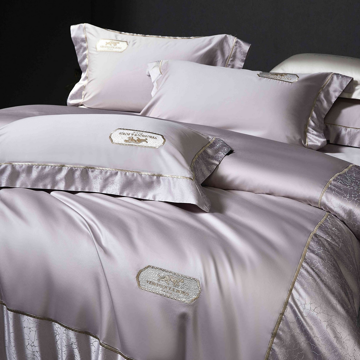 91家纺网 家纺一手货源 找家纺 馨蕊家居 2026春夏新品100S高精密刺绣四件套-简序系列 高精密简序-婉若紫