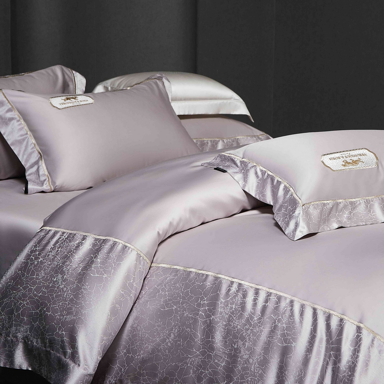 91家纺网 家纺一手货源 找家纺 馨蕊家居 2026春夏新品100S高精密刺绣四件套-简序系列 高精密简序-婉若紫