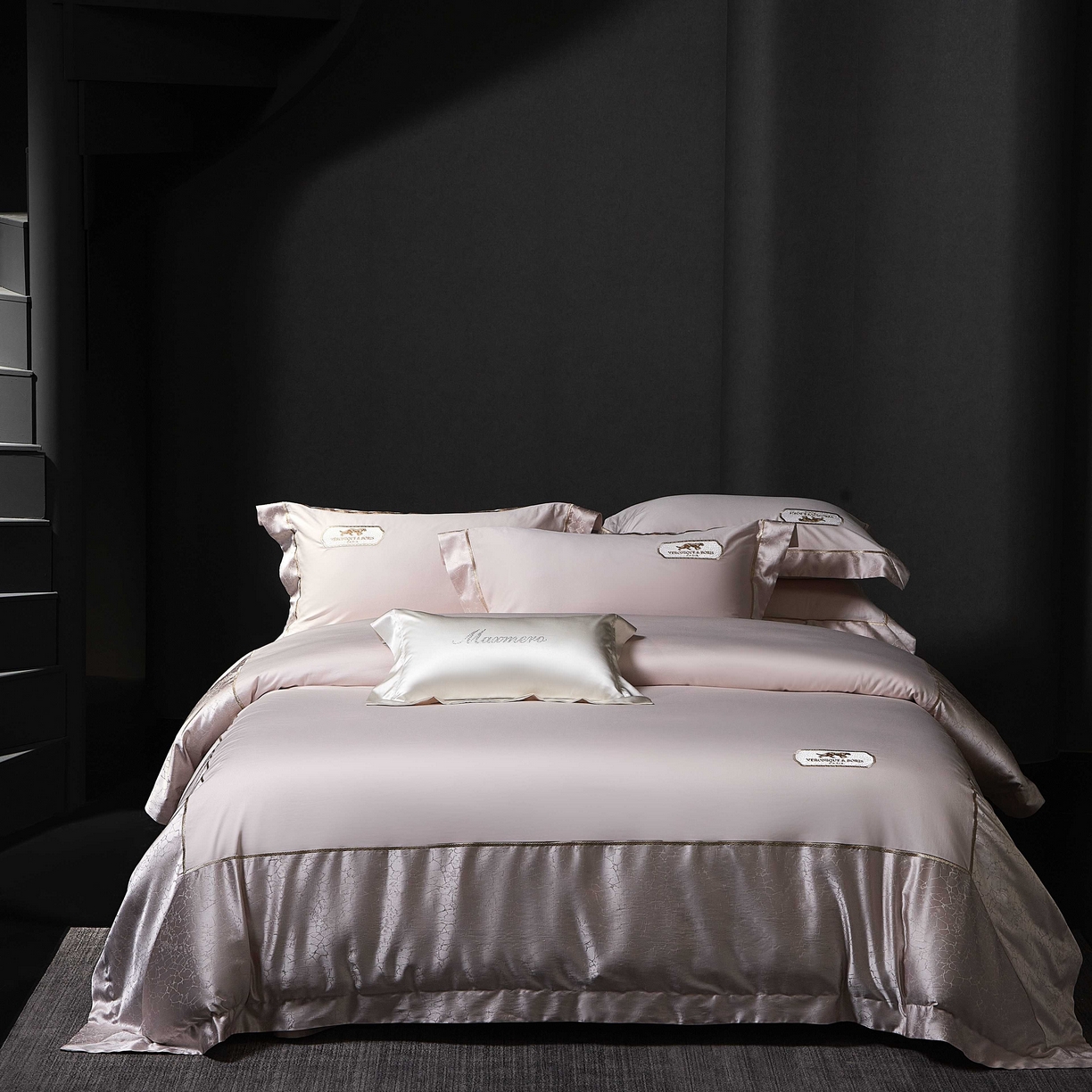 91家纺网 家纺一手货源 找家纺 馨蕊家居 2026春夏新品100S高精密刺绣四件套-简序系列 高精密简序-初夏粉