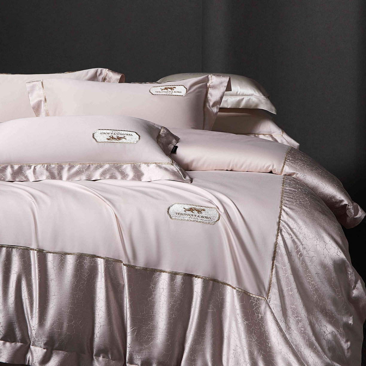 91家纺网 家纺一手货源 找家纺 馨蕊家居 2026春夏新品100S高精密刺绣四件套-简序系列 高精密简序-初夏粉