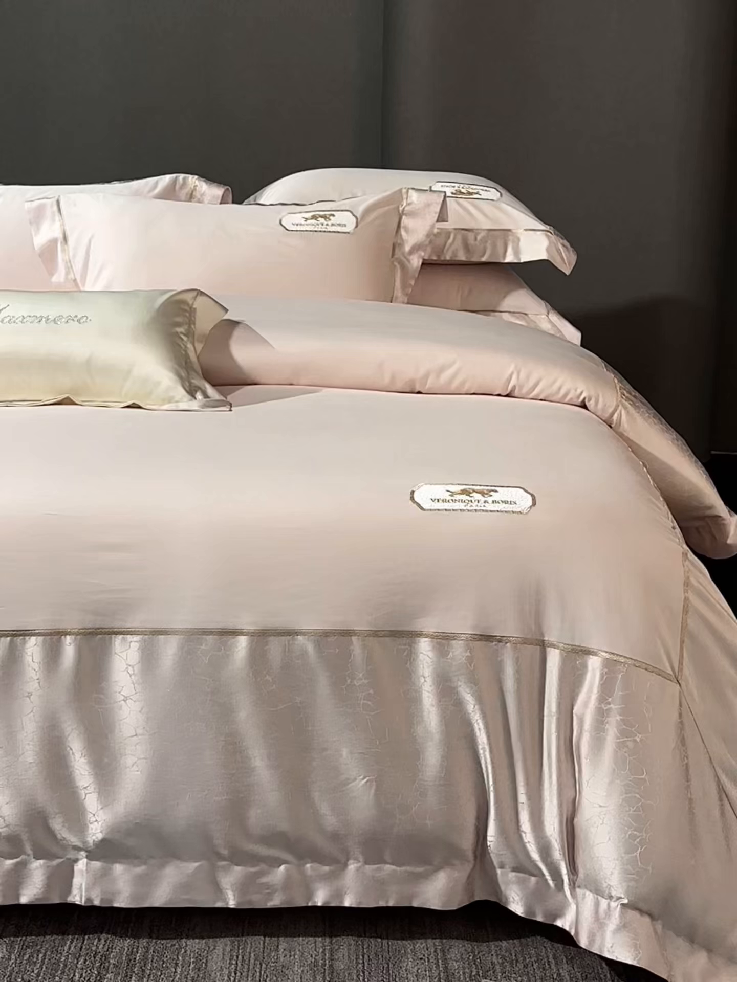 91家纺网 家纺一手货源 找家纺 馨蕊家居 2026春夏新品100S高精密刺绣四件套-简序系列 高精密简序-初夏粉