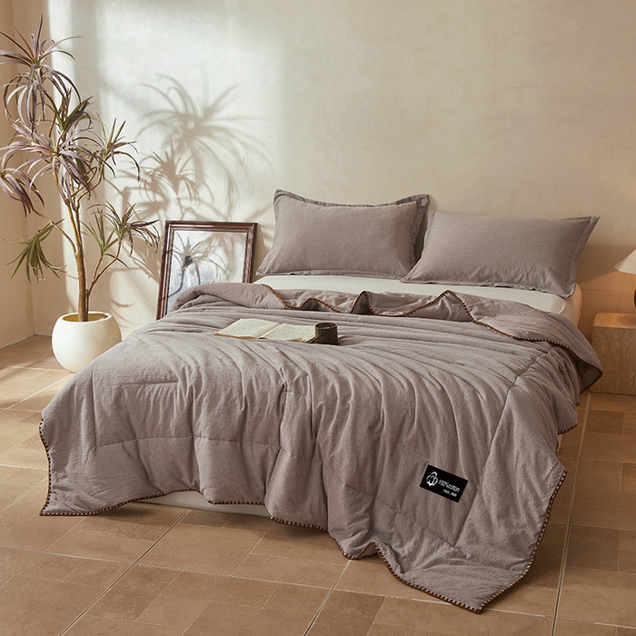 91家纺网 家纺一手货源 找家纺 阳光被业 2026新款100%棉花双层纱夏被新疆棉花空调被可机洗夏凉被绣边踩棉工艺 纯色--豆沙色