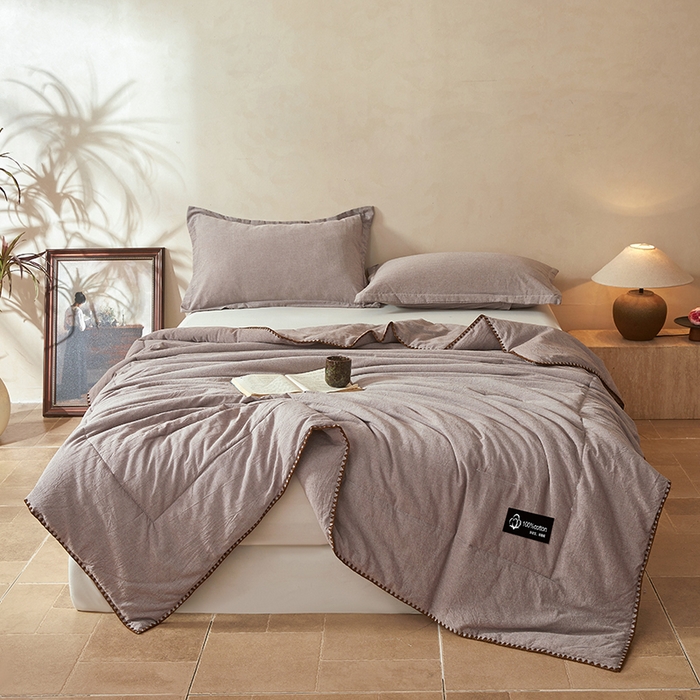 91家纺网 家纺一手货源 找家纺 阳光被业 2026新款100%棉花双层纱夏被新疆棉花空调被可机洗夏凉被绣边踩棉工艺 纯色--豆沙色