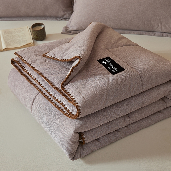 91家纺网 家纺一手货源 找家纺 阳光被业 2026新款100%棉花双层纱夏被新疆棉花空调被可机洗夏凉被绣边踩棉工艺 纯色--豆沙色