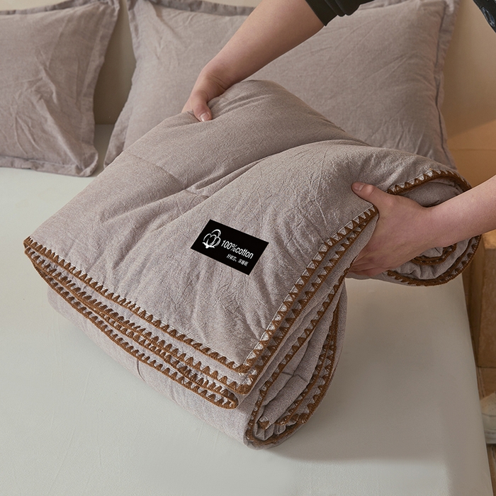 91家纺网 家纺一手货源 找家纺 阳光被业 2026新款100%棉花双层纱夏被新疆棉花空调被可机洗夏凉被绣边踩棉工艺 纯色--豆沙色