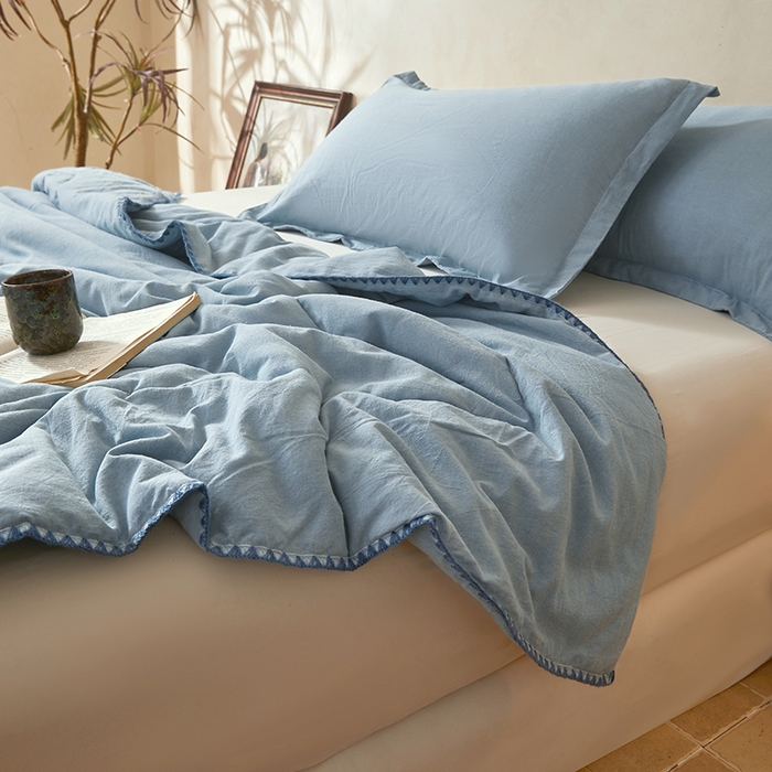 91家纺网 家纺一手货源 找家纺 阳光被业 2026新款100%棉花双层纱夏被新疆棉花空调被可机洗夏凉被绣边踩棉工艺 纯色--湖蓝