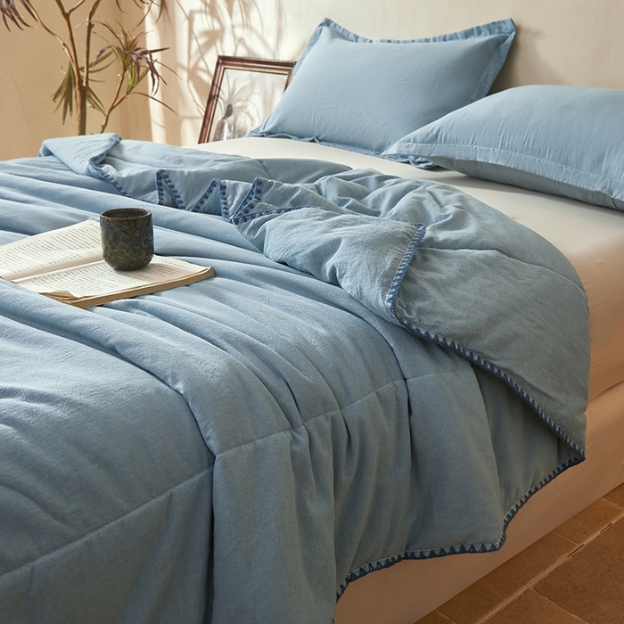 91家纺网 家纺一手货源 找家纺 阳光被业 2026新款100%棉花双层纱夏被新疆棉花空调被可机洗夏凉被绣边踩棉工艺 纯色--湖蓝