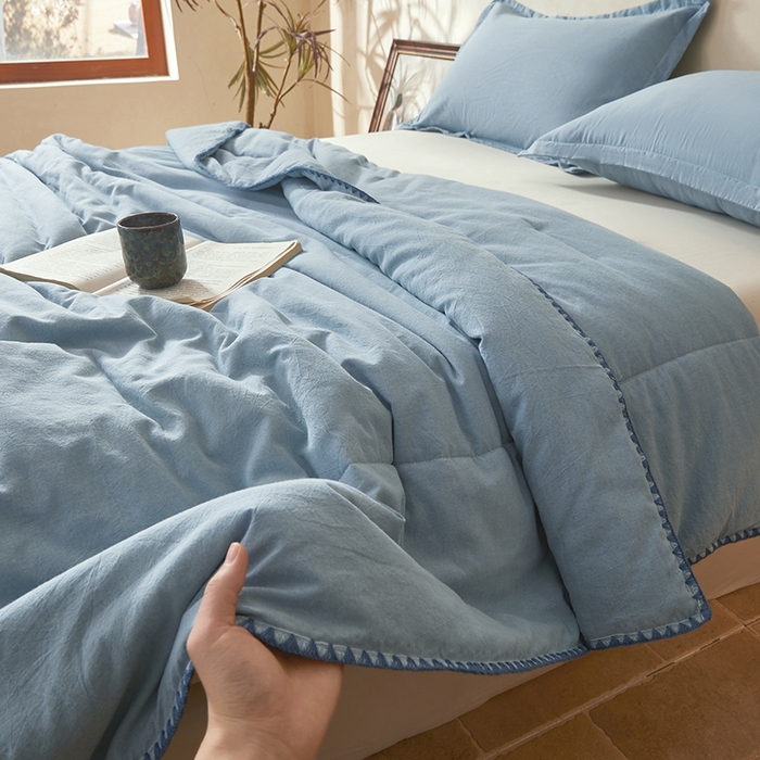91家纺网 家纺一手货源 找家纺 阳光被业 2026新款100%棉花双层纱夏被新疆棉花空调被可机洗夏凉被绣边踩棉工艺 纯色--湖蓝