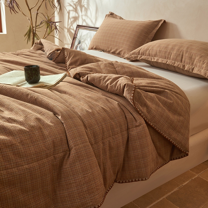 91家纺网 家纺一手货源 找家纺 阳光被业 2026新款100%棉花双层纱夏被新疆棉花空调被可机洗夏凉被绣边踩棉工艺 繁华--咖