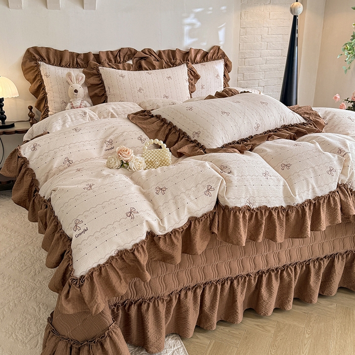 91家纺网 家纺一手货源 找家纺 （总）贝凯瑞 2026新款双层纱木棉水洗棉法式复古花边床盖单件三件四件套-焦糖系列