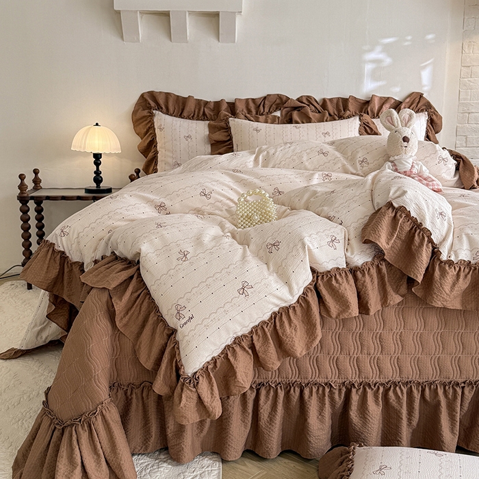 91家纺网 家纺一手货源 找家纺 （总）贝凯瑞 2026新款双层纱木棉水洗棉法式复古花边床盖单件三件四件套-焦糖系列