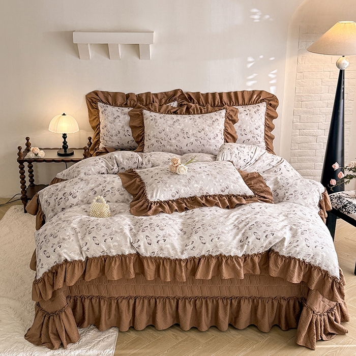 91家纺网 家纺一手货源 找家纺 （总）贝凯瑞 2026新款双层纱木棉水洗棉法式复古花边床盖单件三件四件套-焦糖系列