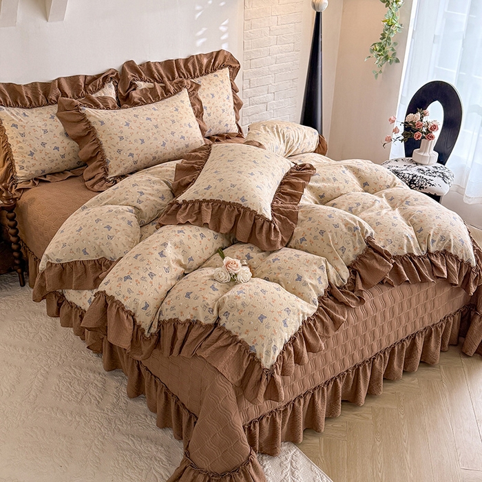 91家纺网 家纺一手货源 找家纺 贝凯瑞 2026新款双层纱木棉水洗棉法式复古花边床盖单件三件四件套-焦糖系列 焦糖蓝蝶