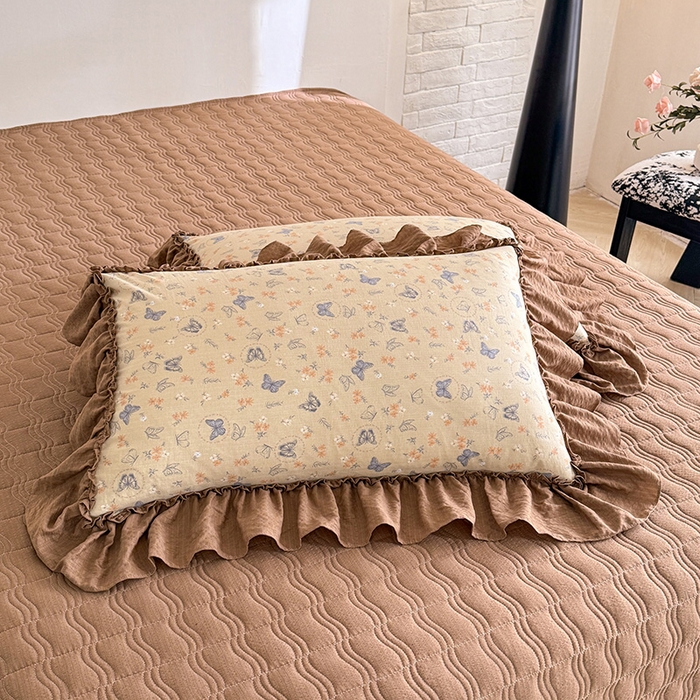 91家纺网 家纺一手货源 找家纺 贝凯瑞 2026新款双层纱木棉水洗棉法式复古花边床盖单件三件四件套-焦糖系列 焦糖蓝蝶