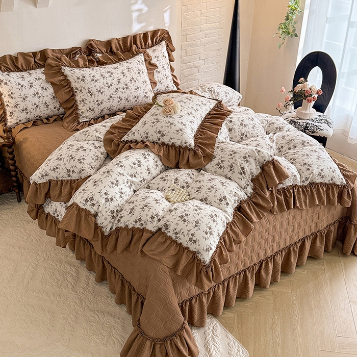 91家纺网 家纺一手货源 找家纺 贝凯瑞 2026新款双层纱木棉水洗棉法式复古花边床盖单件三件四件套-焦糖系列 焦糖花漾