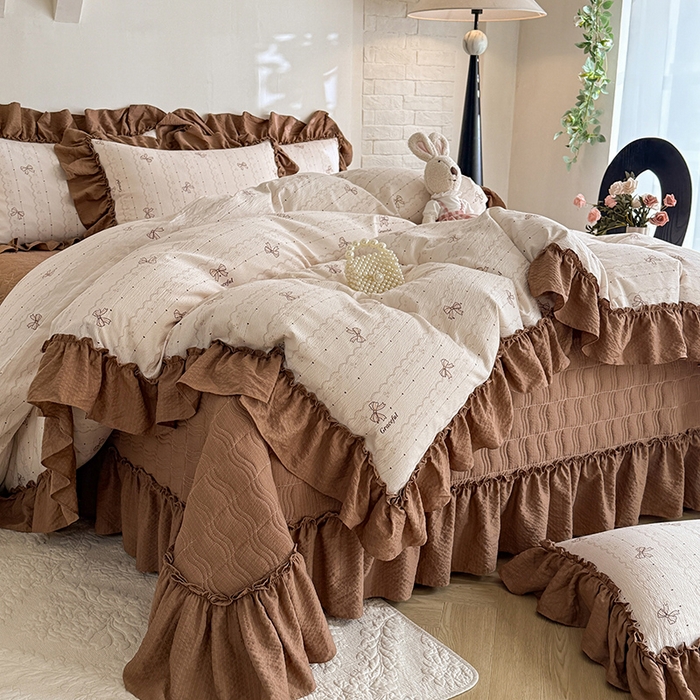 91家纺网 家纺一手货源 找家纺 贝凯瑞 2026新款双层纱木棉水洗棉法式复古花边床盖单件三件四件套-焦糖系列 焦糖蝴蝶结