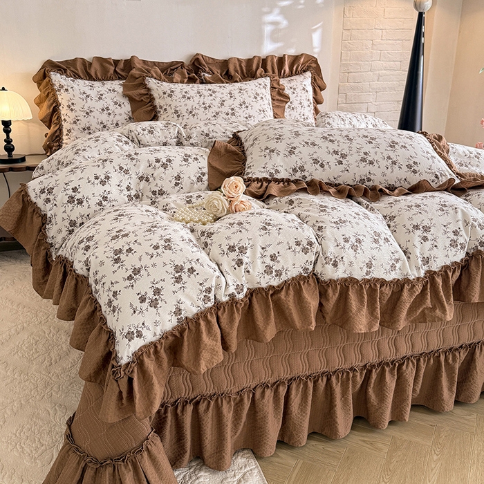 91家纺网 家纺一手货源 找家纺 贝凯瑞 2026新款双层纱木棉水洗棉法式复古花边床盖单件三件四件套-焦糖系列 焦糖花漾