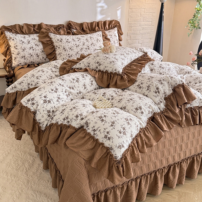 91家纺网 家纺一手货源 找家纺 贝凯瑞 2026新款双层纱木棉水洗棉法式复古花边床盖单件三件四件套-焦糖系列 焦糖花漾