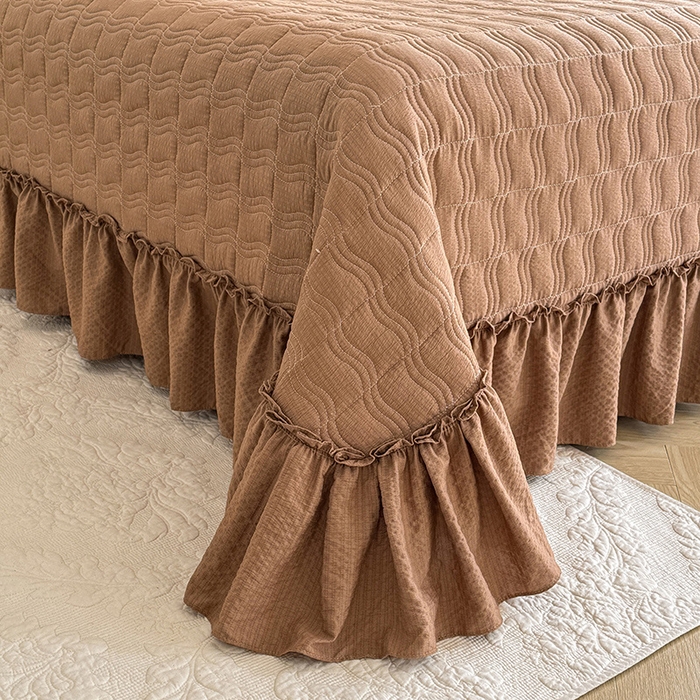 91家纺网 家纺一手货源 找家纺 贝凯瑞 2026新款双层纱木棉水洗棉法式复古花边床盖单件三件四件套-焦糖系列 焦糖熊