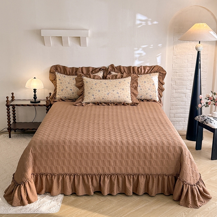 91家纺网 家纺一手货源 找家纺 贝凯瑞 2026新款双层纱木棉水洗棉法式复古花边床盖单件三件四件套-焦糖系列 焦糖蓝蝶