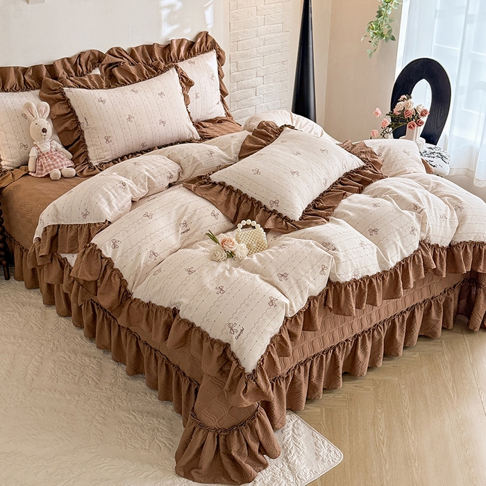 91家纺网 家纺一手货源 找家纺 贝凯瑞 2026新款双层纱木棉水洗棉法式复古花边床盖单件三件四件套-焦糖系列 焦糖蝴蝶结