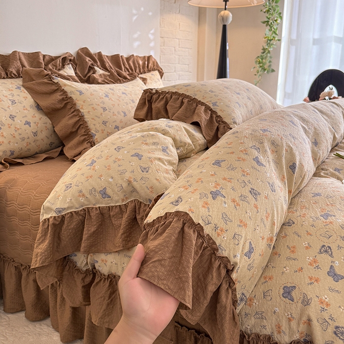 91家纺网 家纺一手货源 找家纺 贝凯瑞 2026新款双层纱木棉水洗棉法式复古花边床盖单件三件四件套-焦糖系列 焦糖蓝蝶