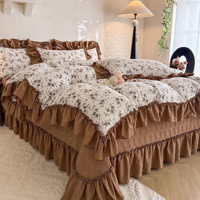 91家纺网 家纺一手货源 找家纺 贝凯瑞 2026新款双层纱木棉水洗棉法式复古花边床盖单件三件四件套-焦糖系列 焦糖花漾