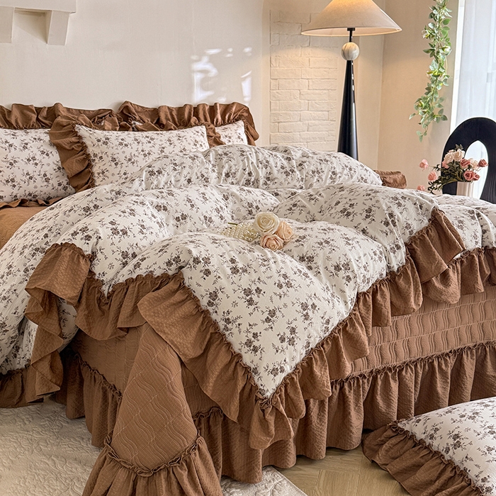 91家纺网 家纺一手货源 找家纺 贝凯瑞 2026新款双层纱木棉水洗棉法式复古花边床盖单件三件四件套-焦糖系列 焦糖花漾