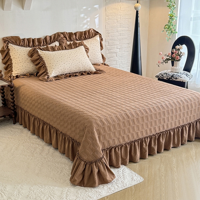 91家纺网 家纺一手货源 找家纺 贝凯瑞 2026新款双层纱木棉水洗棉法式复古花边床盖单件三件四件套-焦糖系列 焦糖樱桃