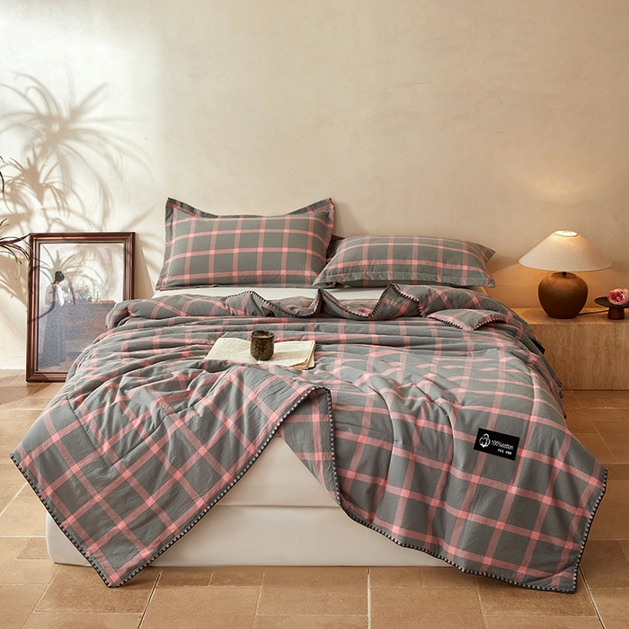 91家纺网 家纺一手货源 找家纺 阳光被业 2026新款100%棉花双层纱夏被新疆棉花空调被可机洗夏凉被绣边踩棉工艺 格调--粉