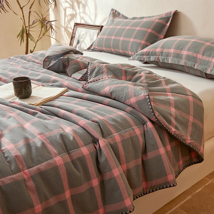 91家纺网 家纺一手货源 找家纺 阳光被业 2026新款100%棉花双层纱夏被新疆棉花空调被可机洗夏凉被绣边踩棉工艺 格调--粉