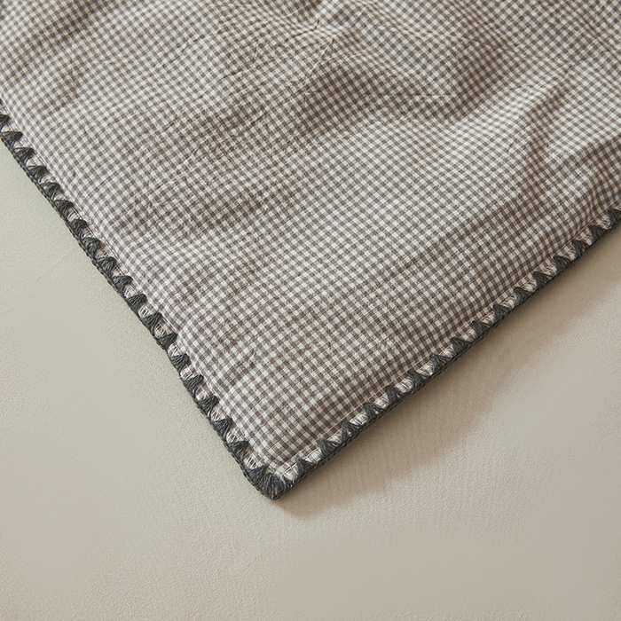 91家纺网 家纺一手货源 找家纺 阳光被业 2026新款100%棉花双层纱夏被新疆棉花空调被可机洗夏凉被绣边踩棉工艺 小格格--灰