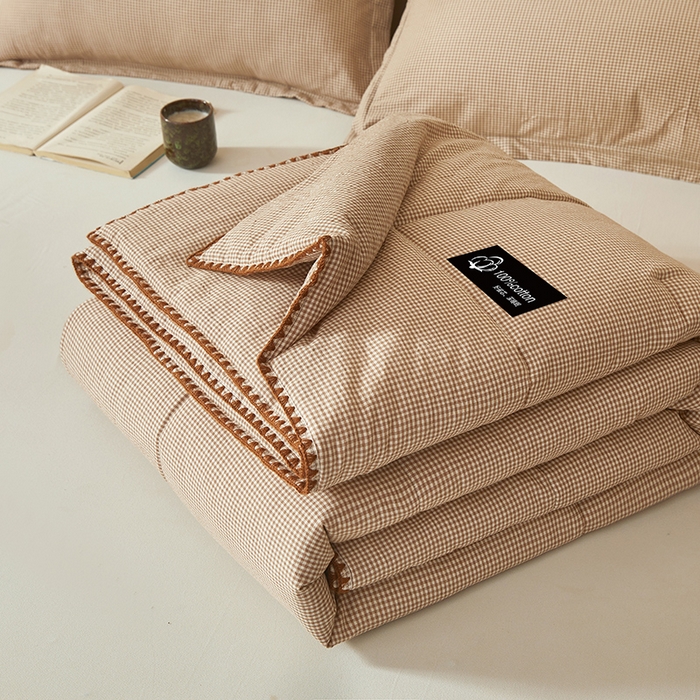 91家纺网 家纺一手货源 找家纺 阳光被业 2026新款100%棉花双层纱夏被新疆棉花空调被可机洗夏凉被绣边踩棉工艺 小格格--咖