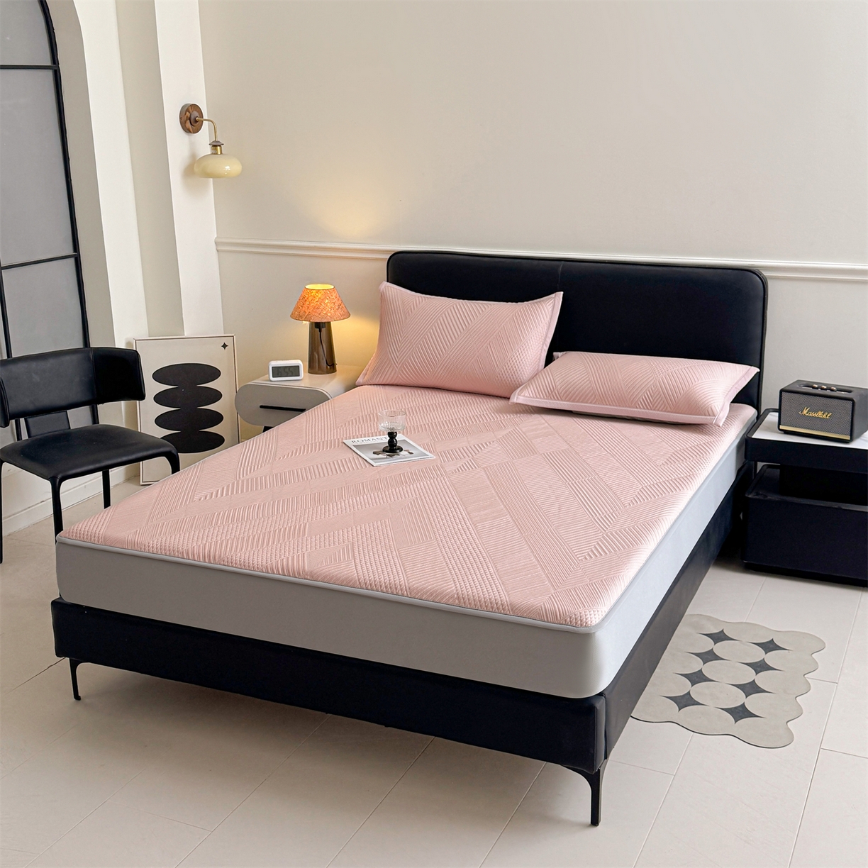 91家纺网 家纺一手货源 找家纺 慕木家纺 2026新品A类高克重高端复合三明治PE乙纶提花冰豆豆凉席床笠都市棱境系列（提供买家秀） 床笠款都市棱境-粉