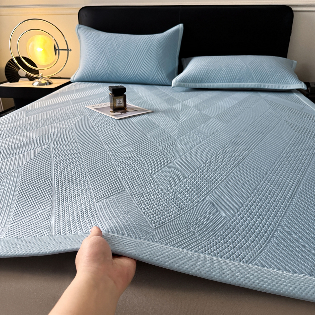 91家纺网 家纺一手货源 找家纺 （总）慕木家纺 2026新品A类高克重高端复合三明治PE乙纶提花冰豆豆凉席床笠都市棱境系列（提供买家秀）