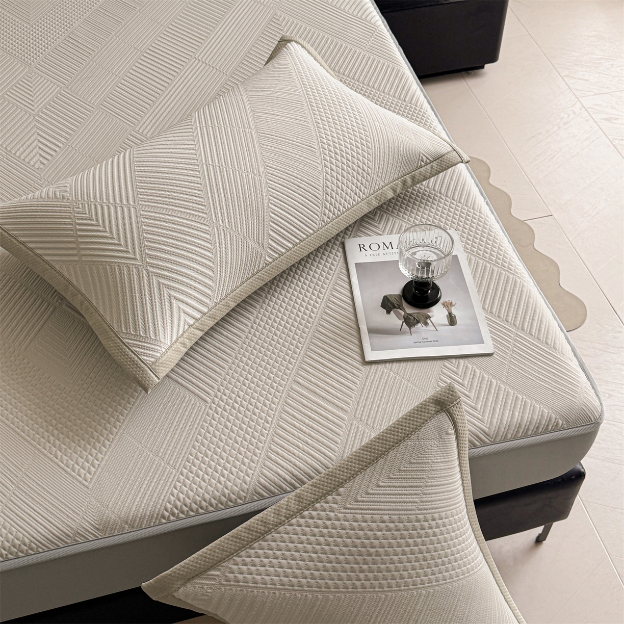 91家纺网 家纺一手货源 找家纺 慕木家纺 2026新品A类高克重高端复合三明治PE乙纶提花冰豆豆凉席床笠都市棱境系列（提供买家秀） 床笠款都市棱境-卡其