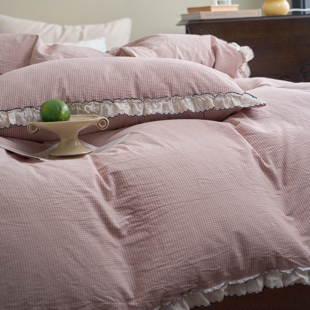 91家纺网 家纺一手货源 找家纺 洋铭区（原狠狠爱）2026新款色织水洗棉花边四件套系列 控价：控价劵后不得低于 178元/218元/238元 小米格·粉